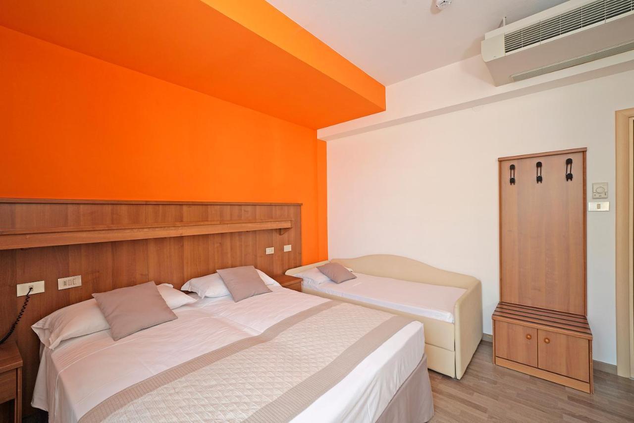 Hotel Strand A Frontemare Лидо ди Йезоло Екстериор снимка
