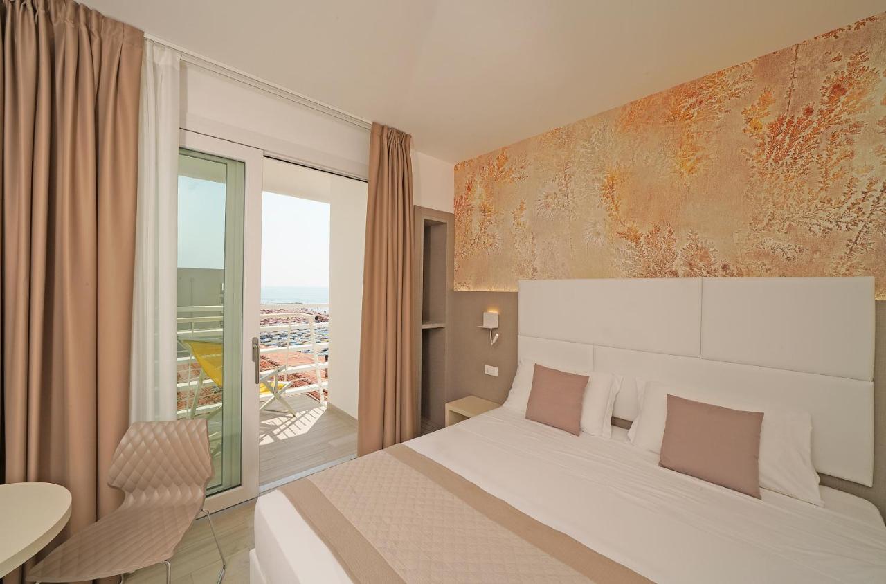 Hotel Strand A Frontemare Лидо ди Йезоло Екстериор снимка