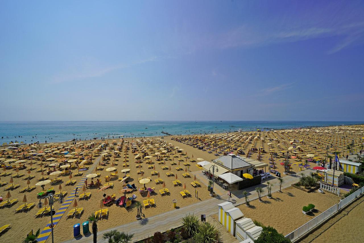 Hotel Strand A Frontemare Лидо ди Йезоло Екстериор снимка